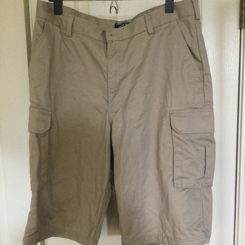 Lands End men’s khaki cotton cargo shorts, 34 inch waist. Like new!